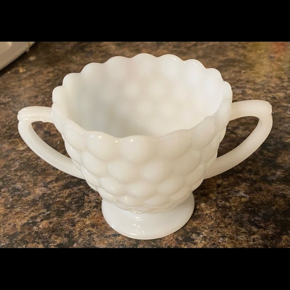 Vintage Anchor Hocking Milk-glass Creamer & Sugar bowl - Picture 5 of 5